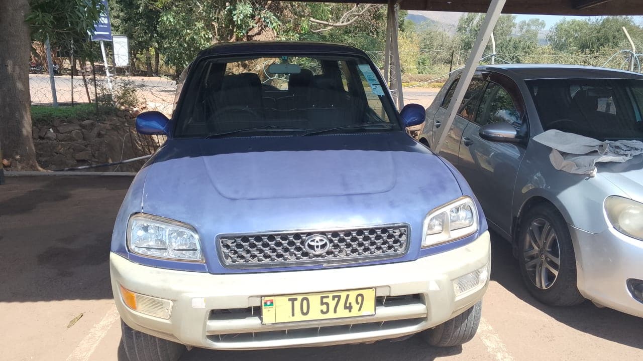 Toyota RAV4 — additional view